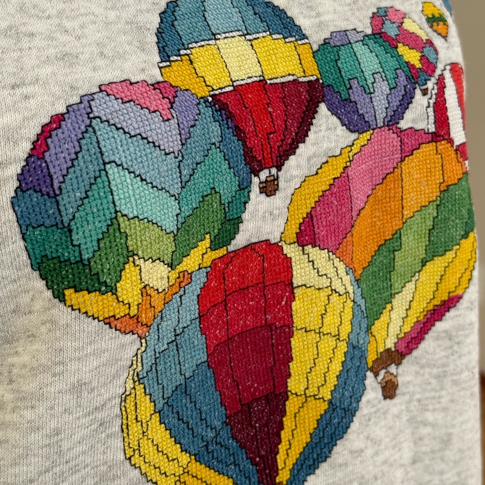 Collectable
Sturdy Sweats by Lee Gray Sweatshirt with Colorful Hot Air Balloons-
